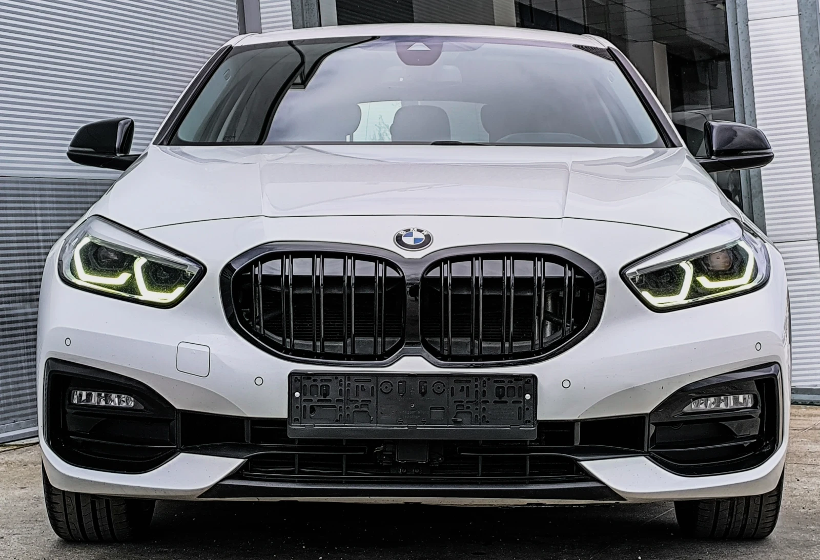 BMW 118 2.0D M-SPORT FULL ЕКСТРИ ГЕРМАНИЯ TUV 04.2026 - изображение 3