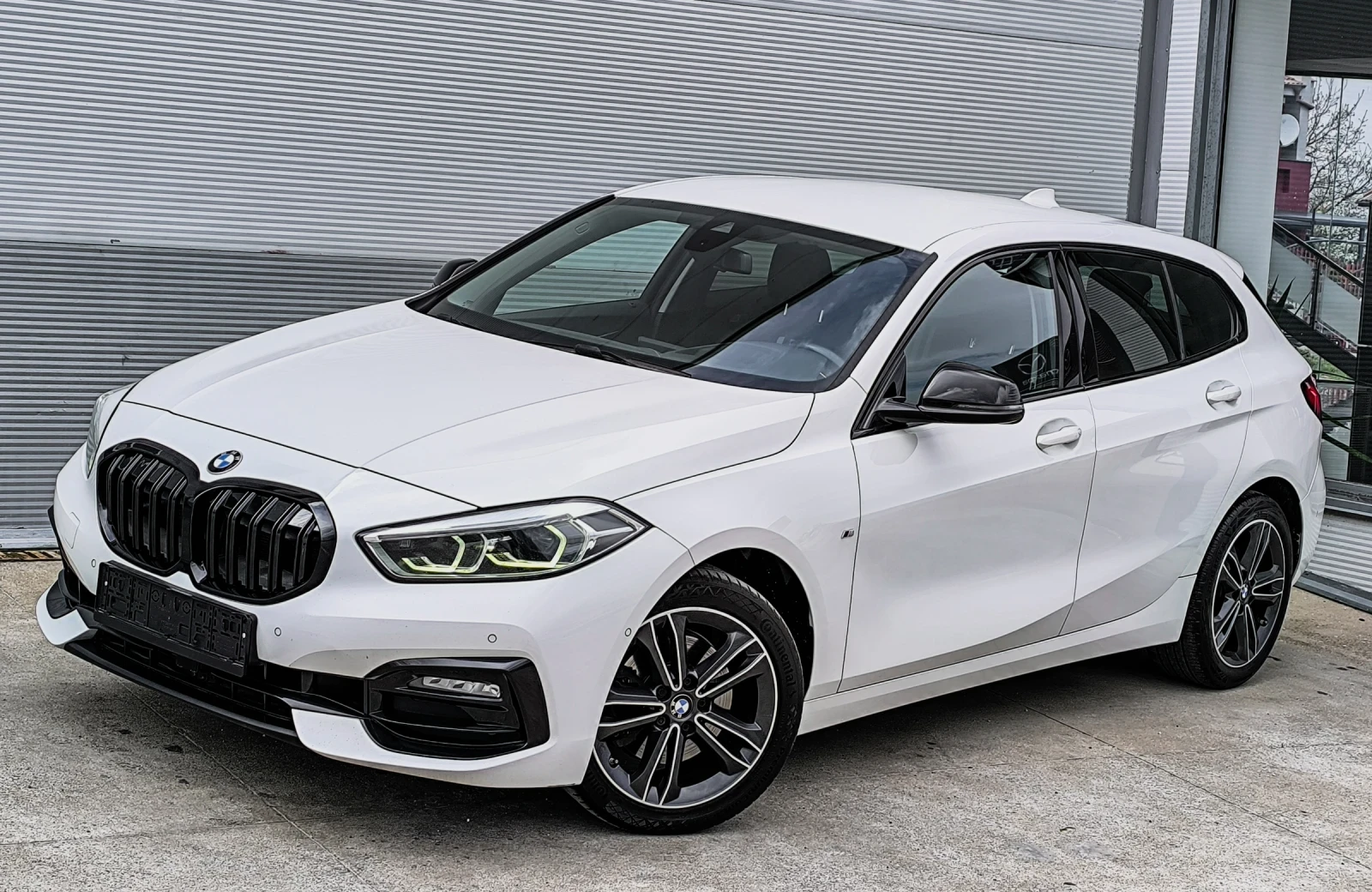 BMW 118 2.0D M-SPORT FULL ЕКСТРИ ГЕРМАНИЯ TUV 04.2026 - изображение 2