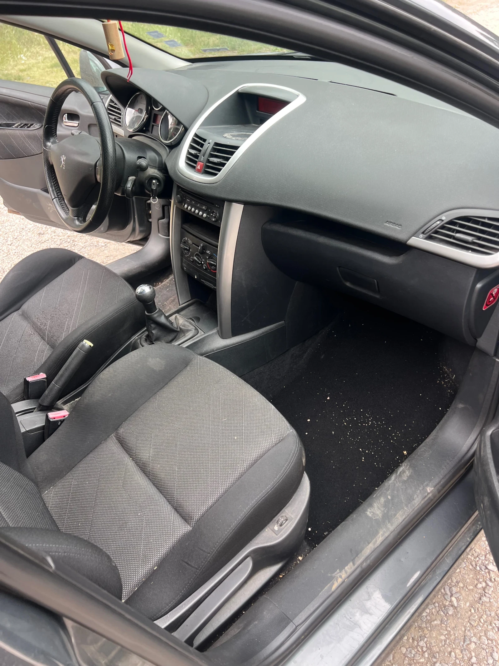 Peugeot 207 1.6i - изображение 7