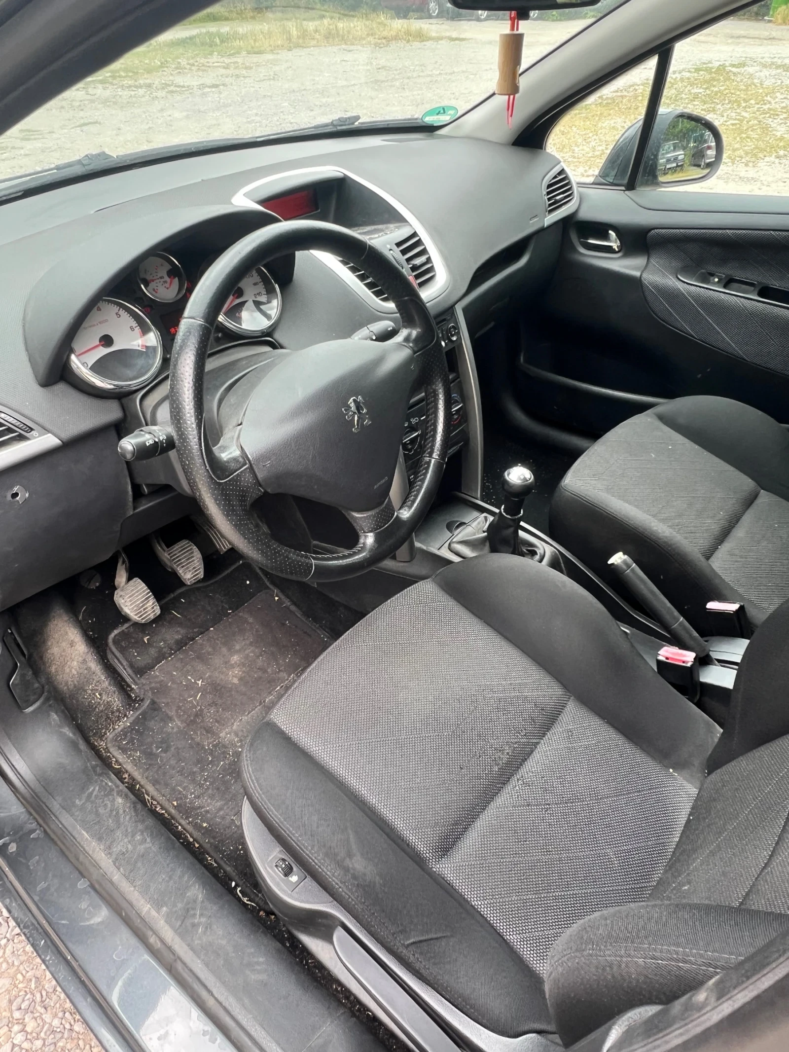 Peugeot 207 1.6i - изображение 6