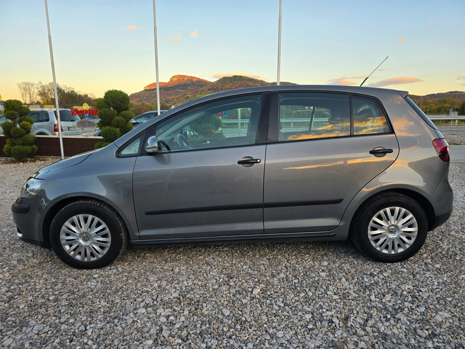 VW Golf Plus 1.9TDI 105кс DSG ! ! РЕАЛНИ 102000 км - изображение 2