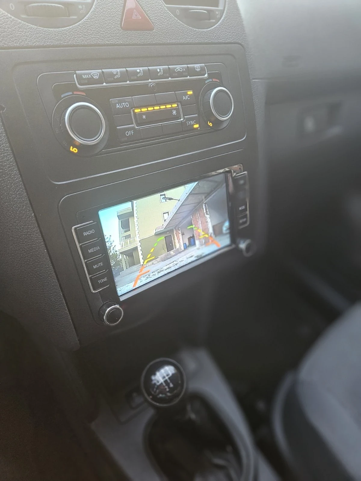 VW Caddy 1.6 ПЕРФЕКТНО СЪСТОЯНИЕ - изображение 9