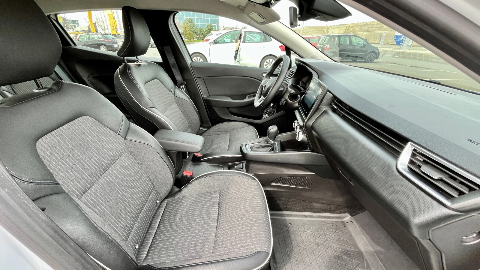 Renault Clio E-Tech Hybrid Гаранция - изображение 7