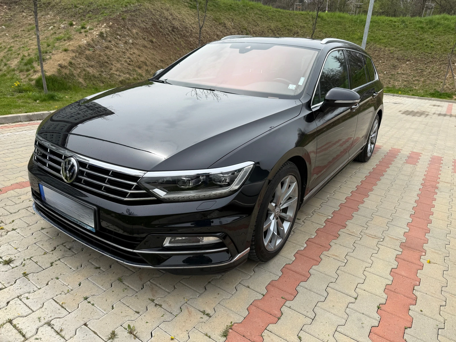 VW Passat R-LINE, снимка 2 - Автомобили и джипове - 54230185