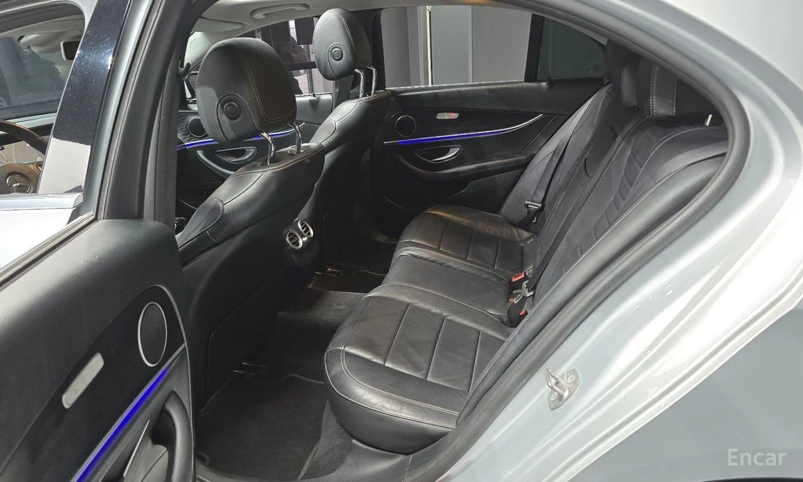 Mercedes-Benz E 220, снимка 11 - Автомобили и джипове - 54369439