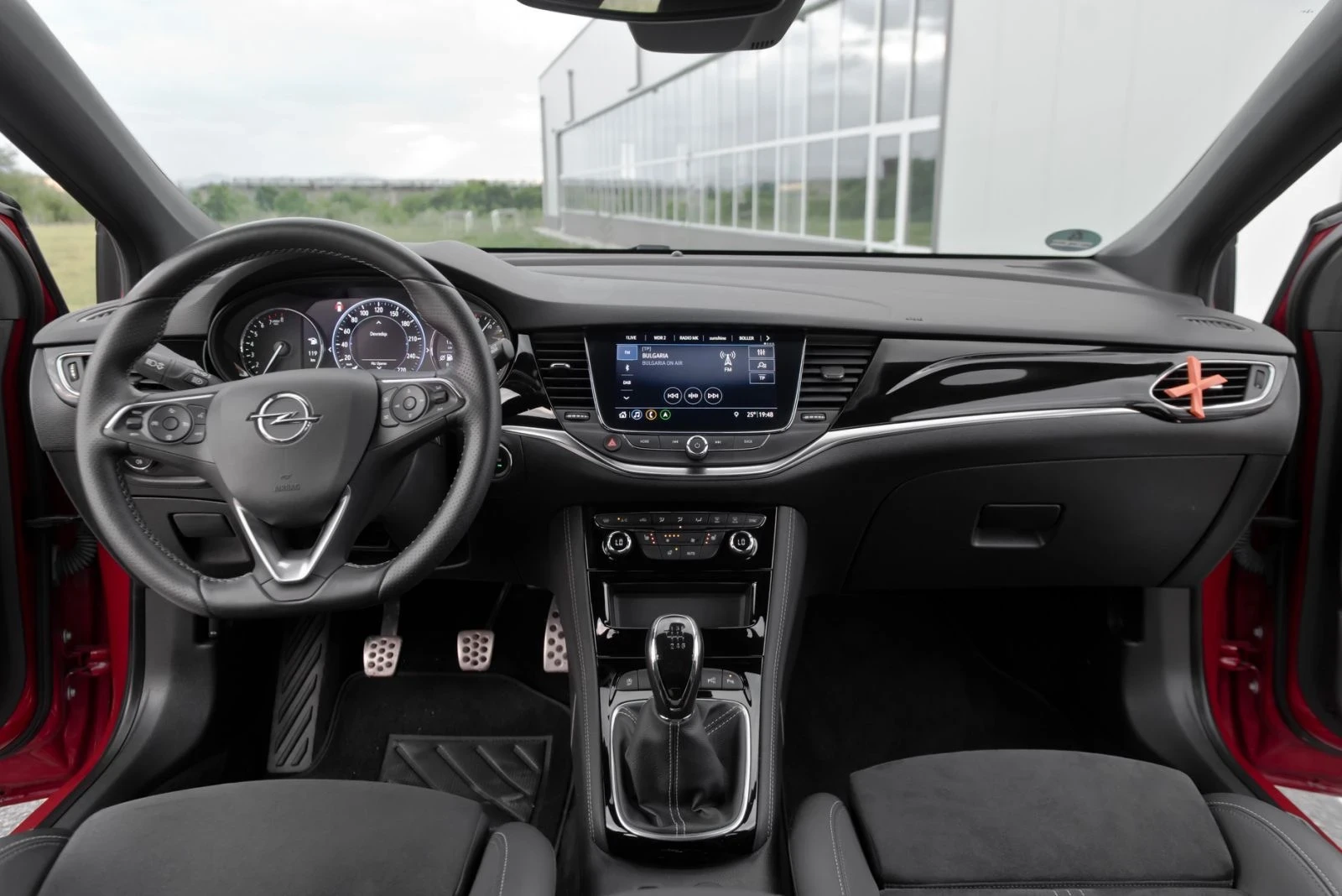 Opel Astra 1.2i FULL FULL LED , снимка 9 - Автомобили и джипове - 54743448