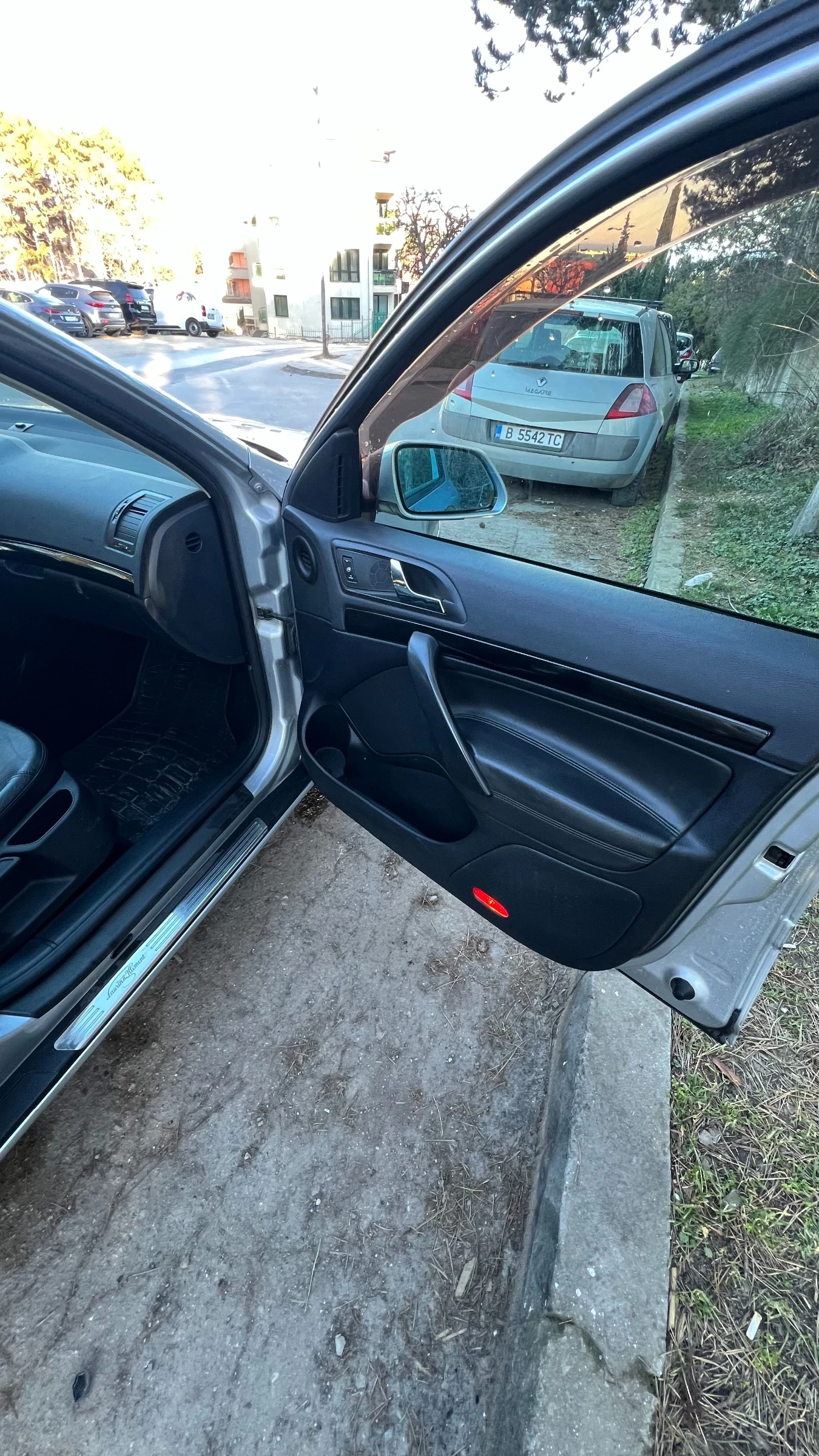 Skoda Octavia 2.0 I FSI LAURIN & KLEMENT, снимка 4 - Автомобили и джипове - 55077785