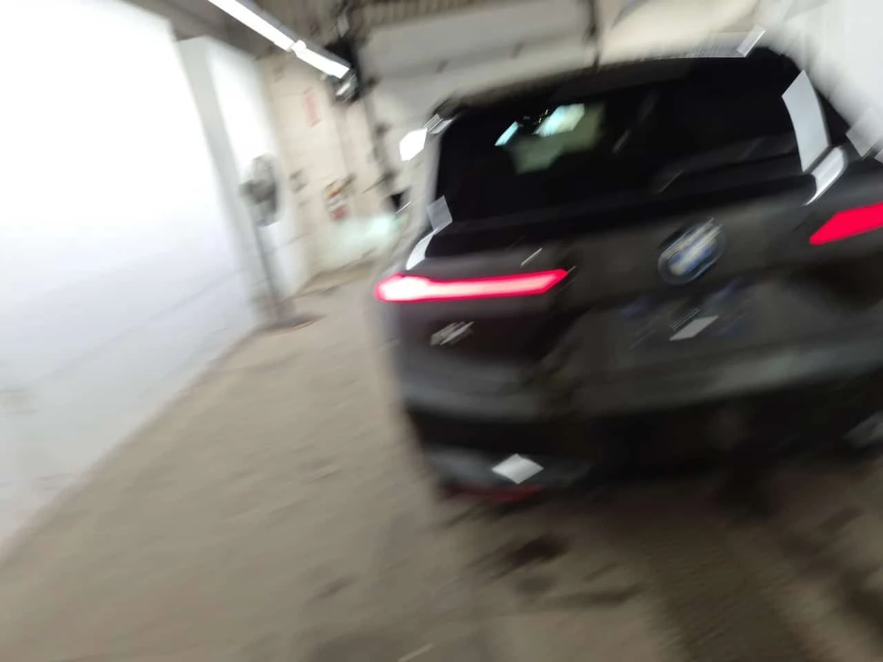 BMW iX XDRIVE50 | CARFAX | БЕЗ ПЪРВОНАЧАЛНА ВНОСКА, снимка 4 - Автомобили и джипове - 55094249