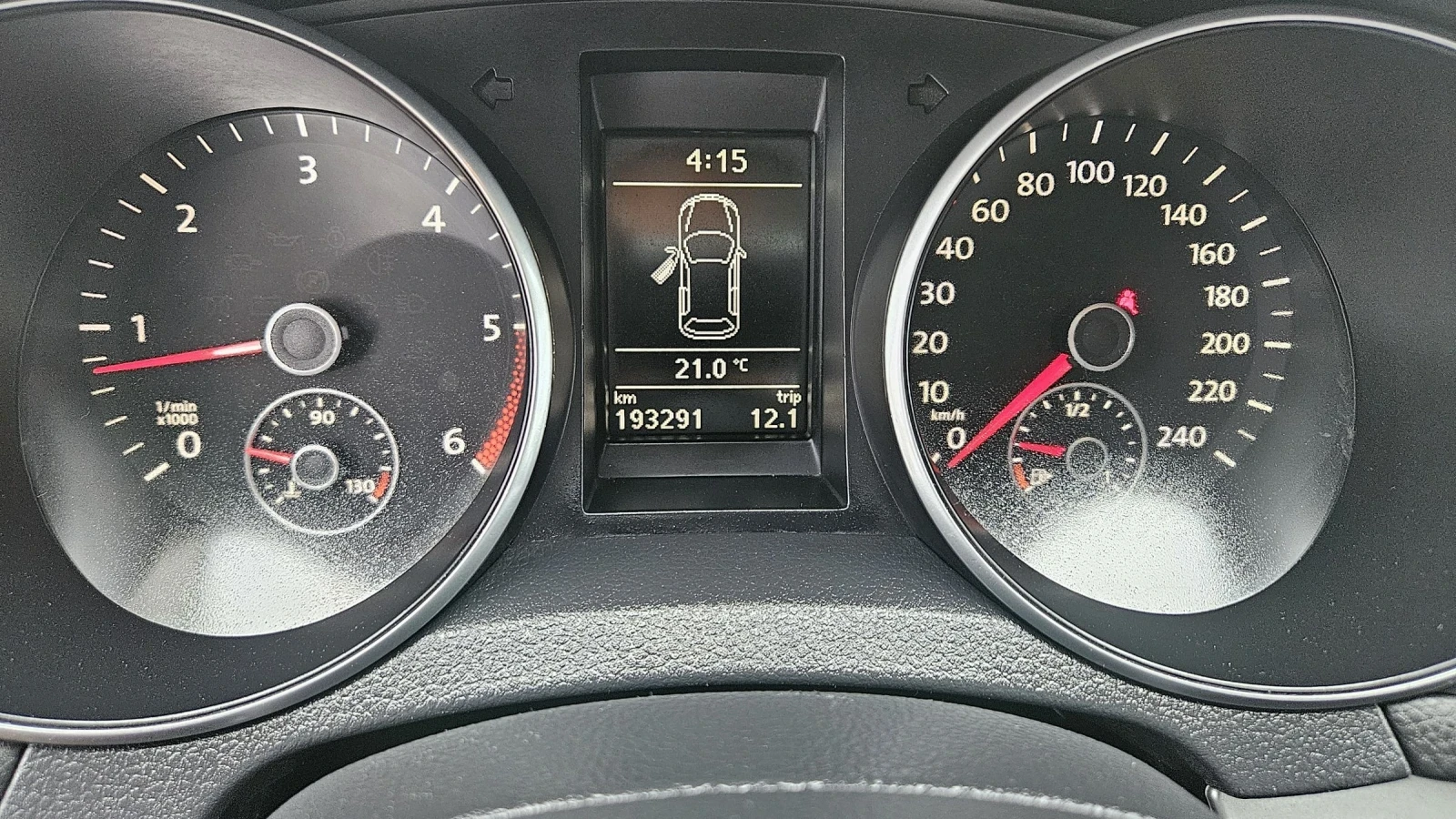 VW Golf 2.0 TDI, снимка 15 - Автомобили и джипове - 55410842