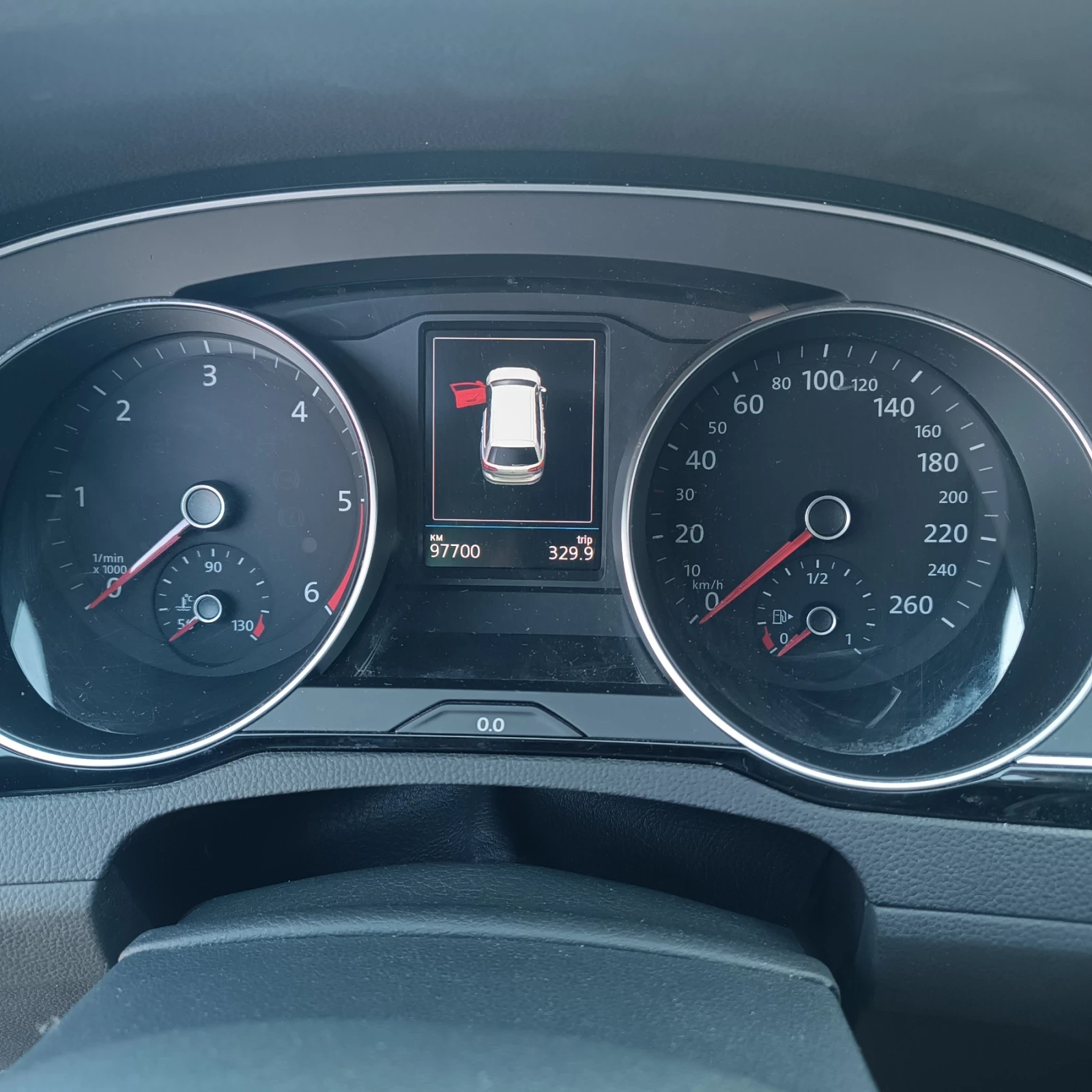 VW Passat, снимка 5 - Автомобили и джипове - 55417425
