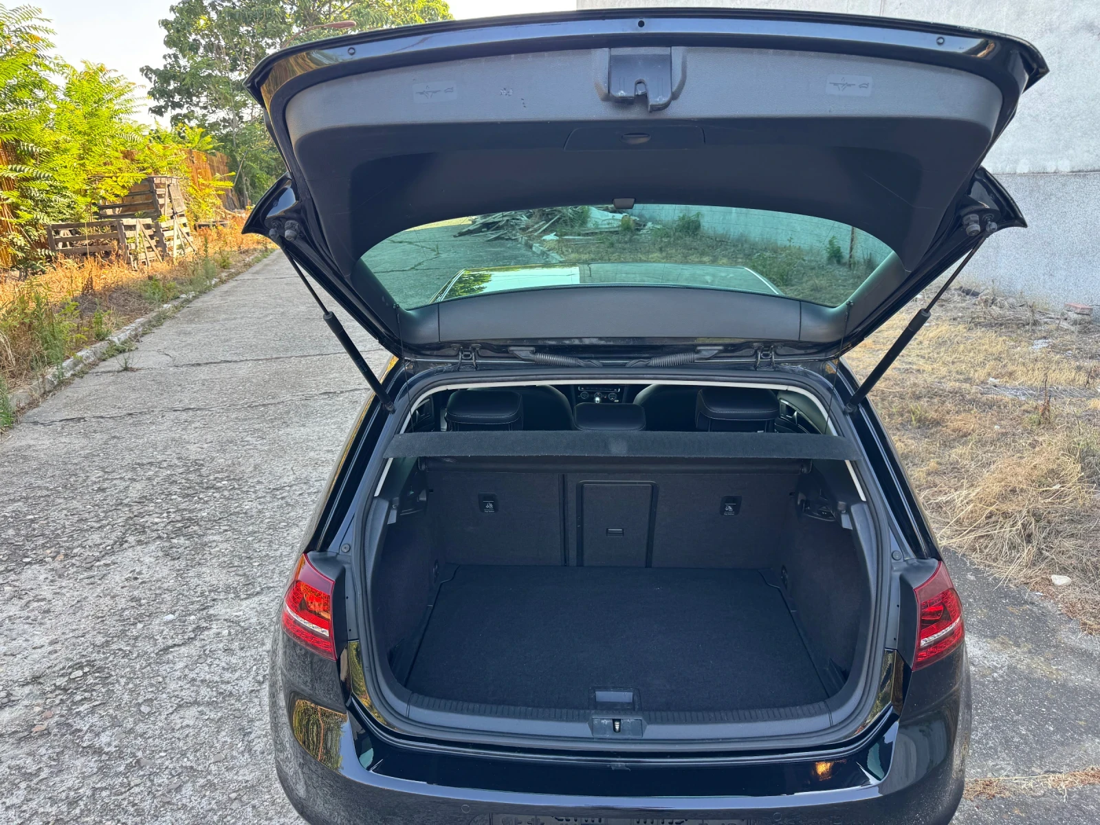 VW Golf 2.0TDI HIGHLINE KEYLESS DISTRONIC, снимка 13 - Автомобили и джипове - 55448381
