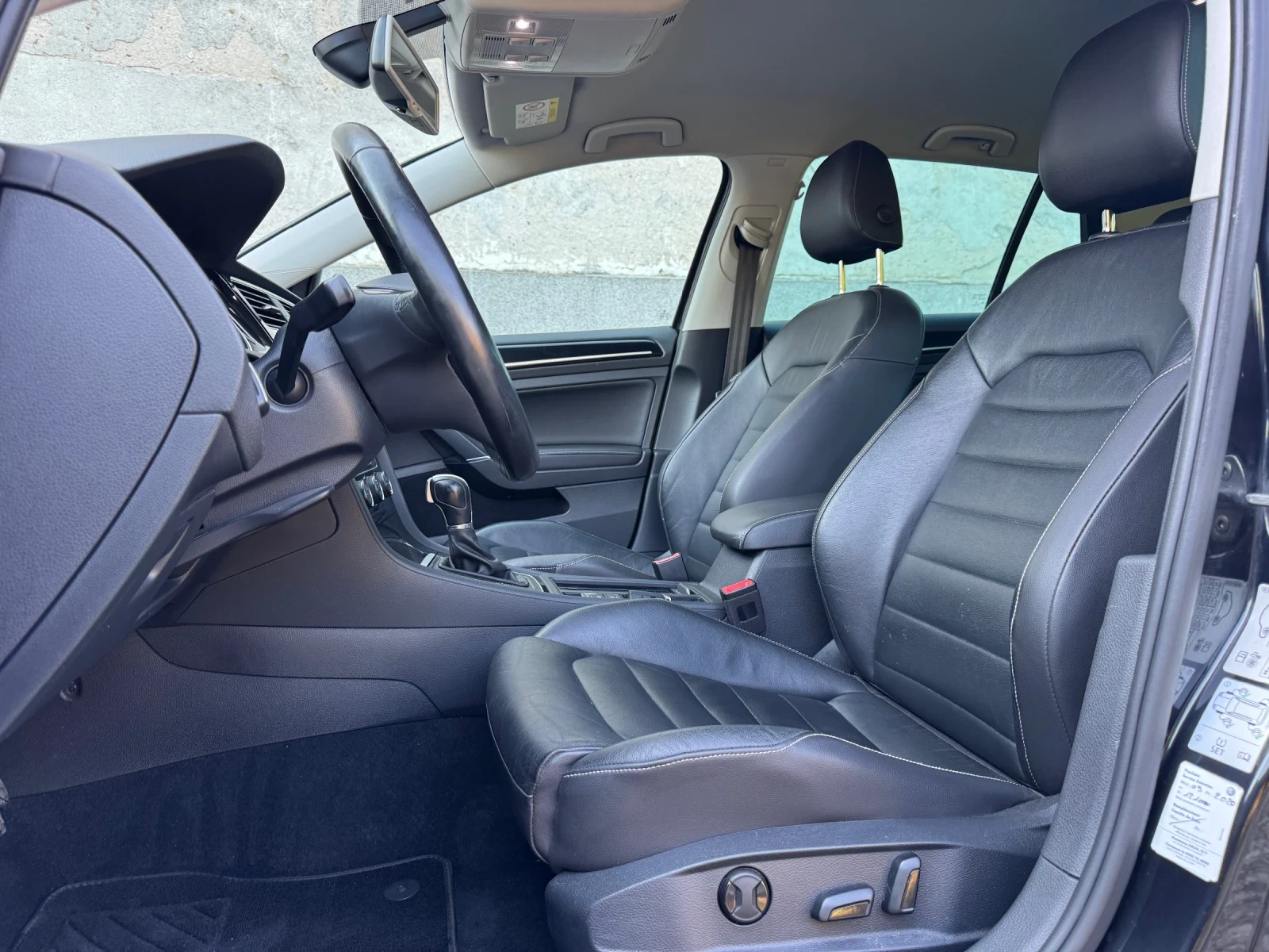 VW Golf 2.0TDI HIGHLINE KEYLESS DISTRONIC, снимка 6 - Автомобили и джипове - 55448381