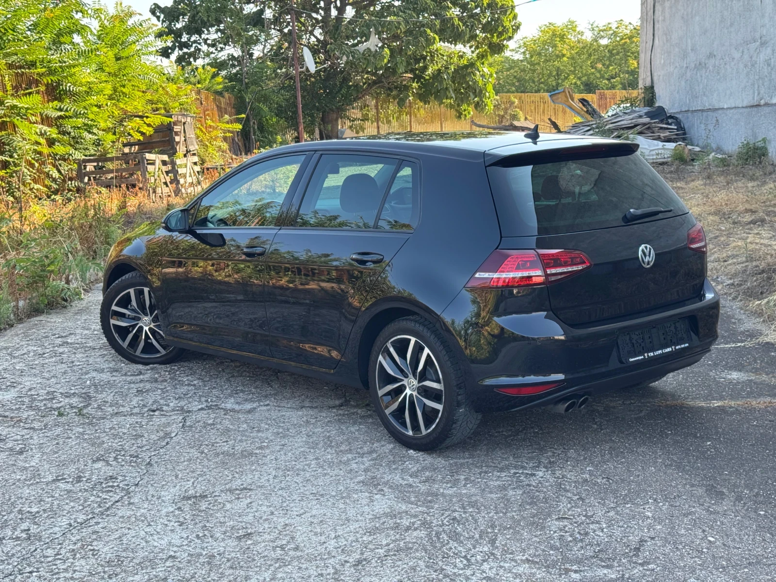 VW Golf 2.0TDI HIGHLINE KEYLESS DISTRONIC, снимка 2 - Автомобили и джипове - 55448381
