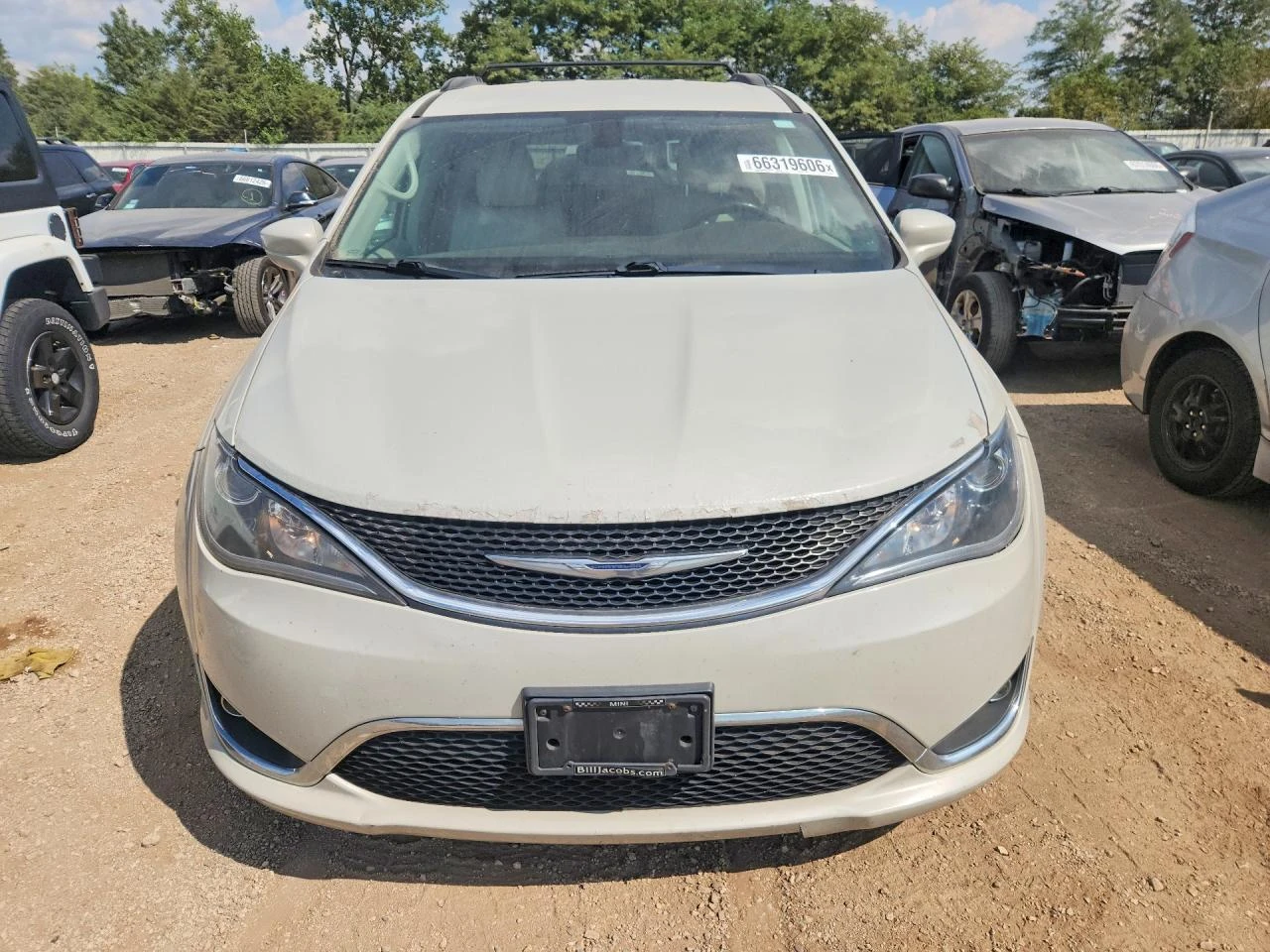 Chrysler Pacifica 3.6l Touring L, снимка 5 - Автомобили и джипове - 55906291