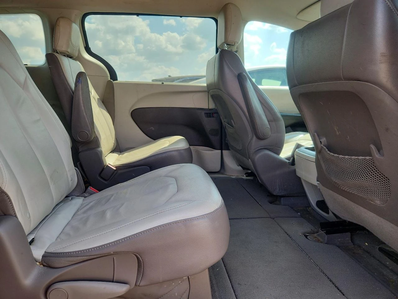 Chrysler Pacifica 3.6l Touring L, снимка 10 - Автомобили и джипове - 55906291