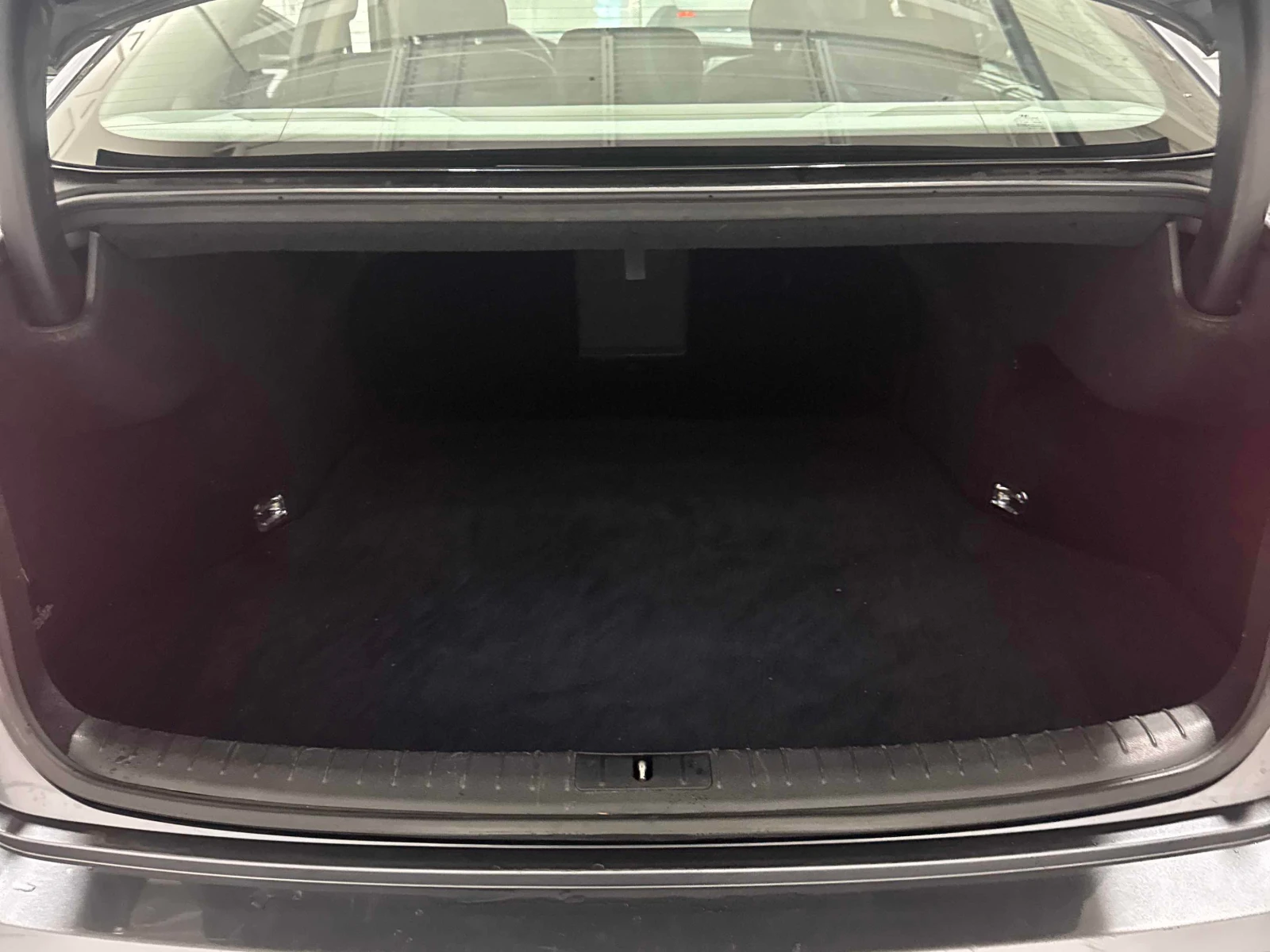 Hyundai Genesis * Luxury * АВТОКРЕДИТ БЕЗ ПЪРВОНАЧАЛНА ВНОСКА* , снимка 16 - Автомобили и джипове - 55959164