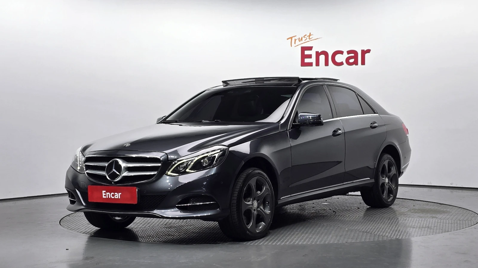 Mercedes-Benz E 400 333к.с. Подгрев/обдух/ФУЛ!Крайна цена