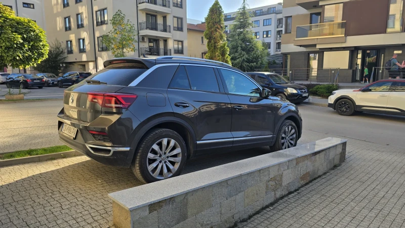 VW T-Roc Sport 1.5TSI автoматик 7DSG, снимка 2 - Автомобили и джипове - 47378455