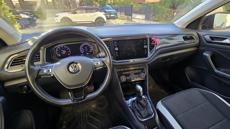 VW T-Roc Sport 1.5TSI автoматик 7DSG, снимка 10 - Автомобили и джипове - 47378455