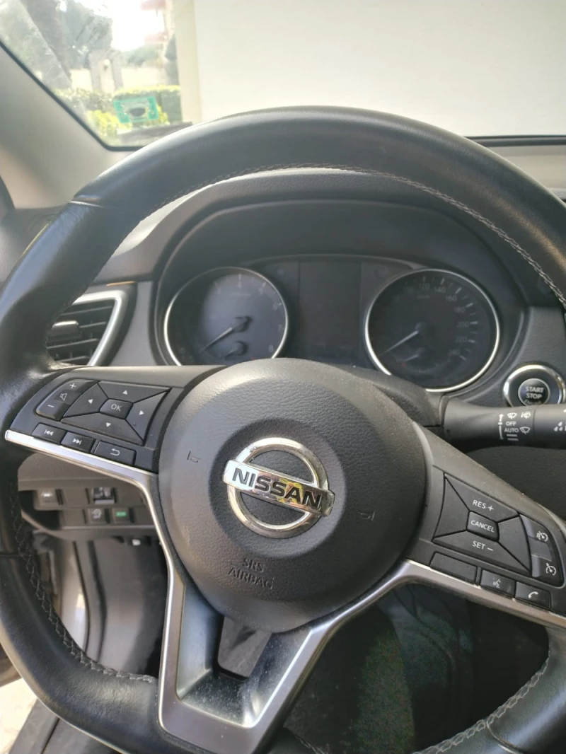 Nissan Qashqai, снимка 9 - Автомобили и джипове - 48627522