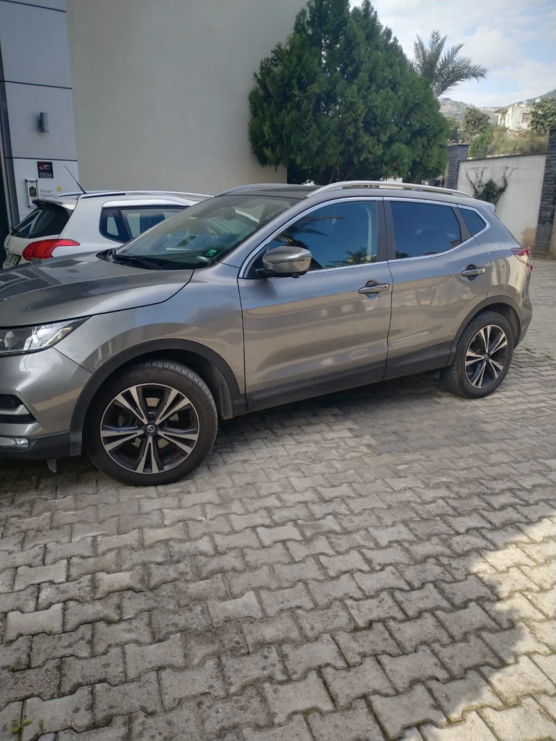 Nissan Qashqai, снимка 6 - Автомобили и джипове - 48627522