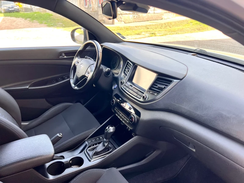 Hyundai Tucson 1.7 CRDI, снимка 7 - Автомобили и джипове - 52511586