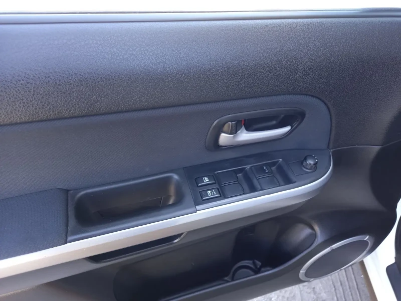 Suzuki Grand vitara 2.4i 169k.c.Facelift, Swiss Edition, NAVI, снимка 8 - Автомобили и джипове - 50084697