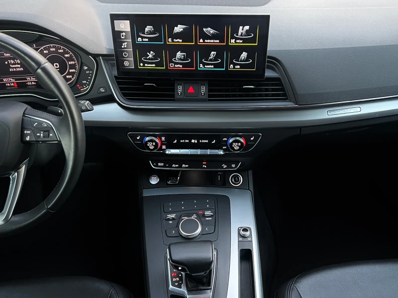 Audi Q5 2.0TFSi quattro Premium Камера Подгрев Digital, снимка 9 - Автомобили и джипове - 51812210