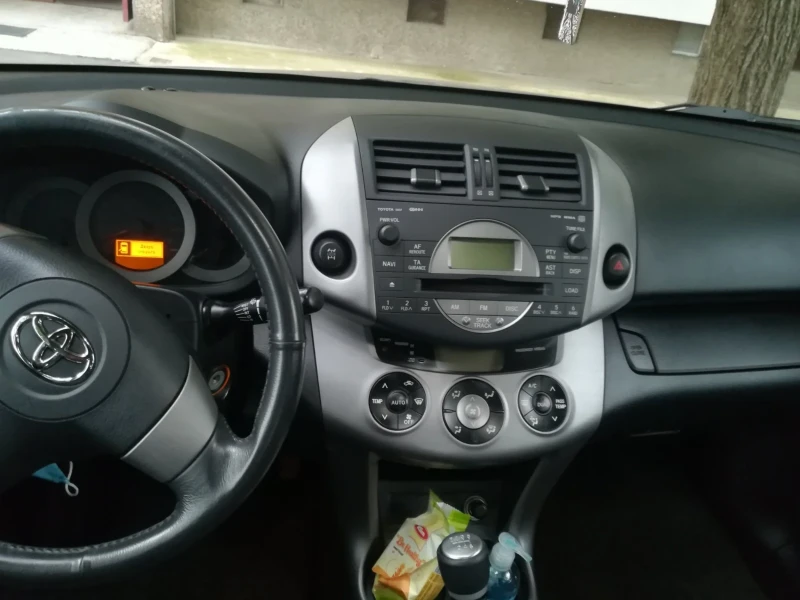 Toyota Rav4, снимка 11 - Автомобили и джипове - 52493161