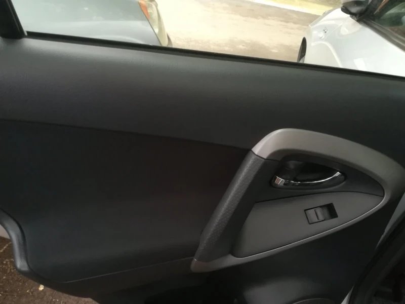 Toyota Rav4, снимка 8 - Автомобили и джипове - 52493161