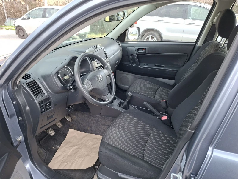 Daihatsu Terios 1.5 VVTI, снимка 9 - Автомобили и джипове - 53008864
