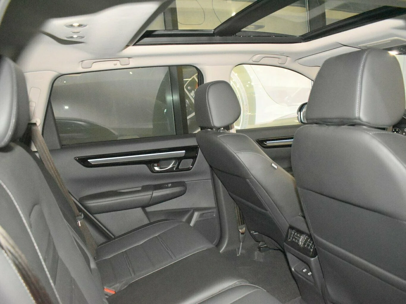 Honda Cr-v e:HEV/184HP/ELEGANCE/4X4/CAM/NAVI/LED/TSR/455v - изображение 8