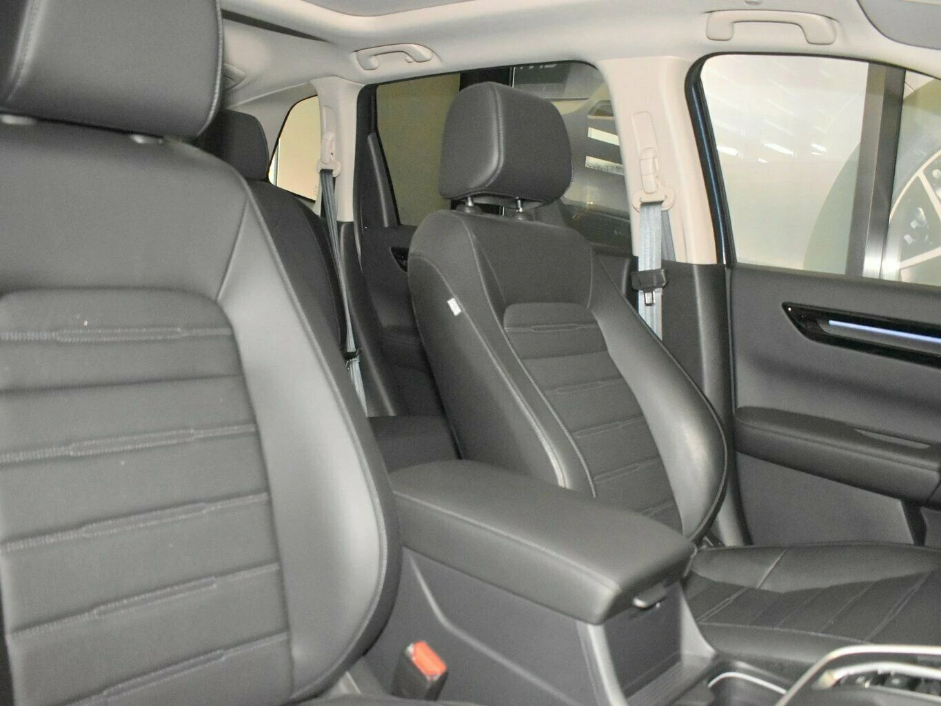 Honda Cr-v e:HEV/184HP/ELEGANCE/4X4/CAM/NAVI/LED/TSR/455v - изображение 6