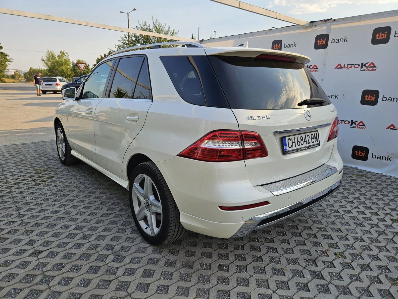 Mercedes-Benz ML 350 3.0CDI-258кс= AMG LINE= DISTRONIC= ПАНО= 360= H&K - изображение 5