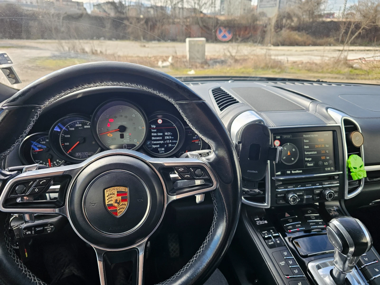 Porsche Cayenne S 4.2 TDI, Distronic, Facelift, BOSE,  LED, снимка 8 - Автомобили и джипове - 53605414