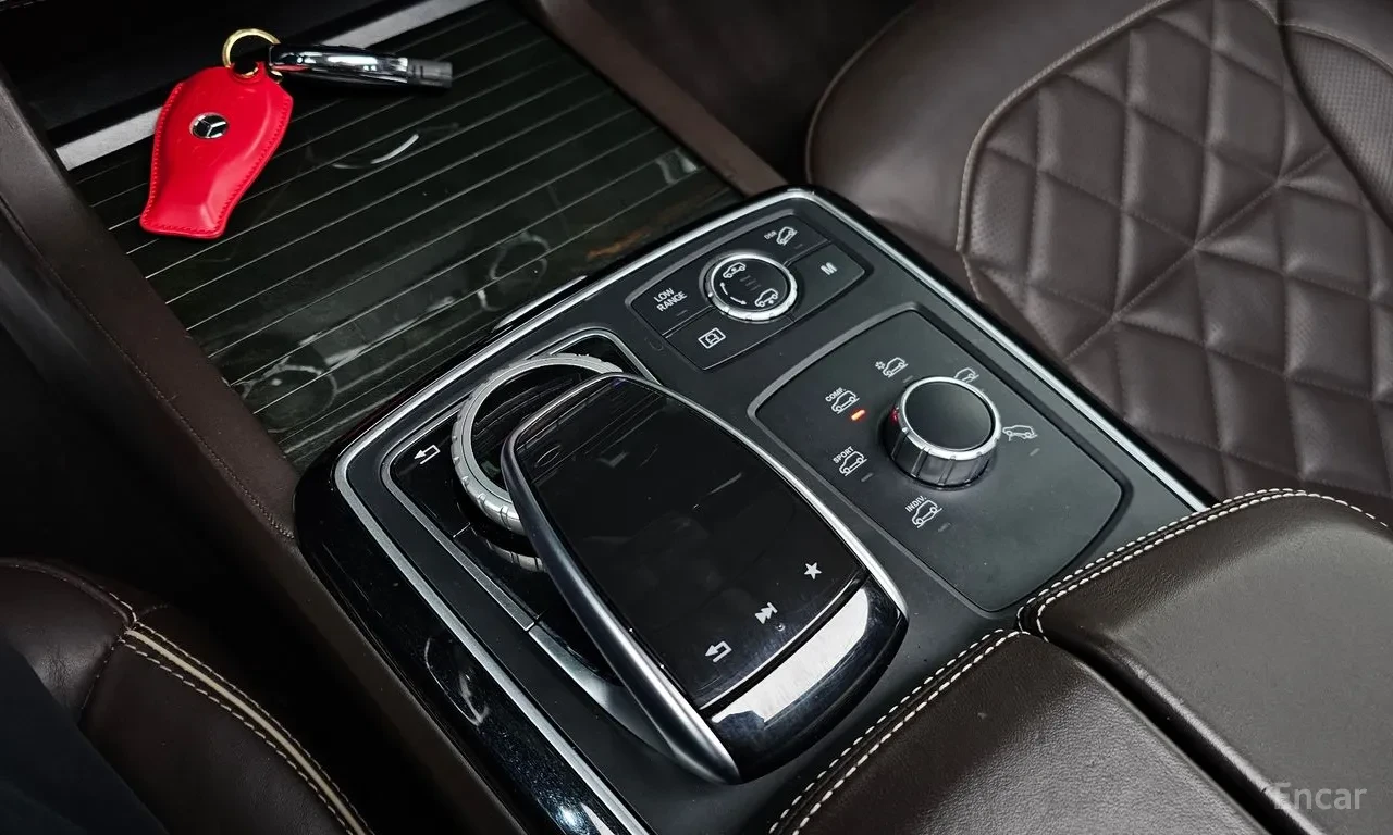 Mercedes-Benz GLS, снимка 15 - Автомобили и джипове - 54573738