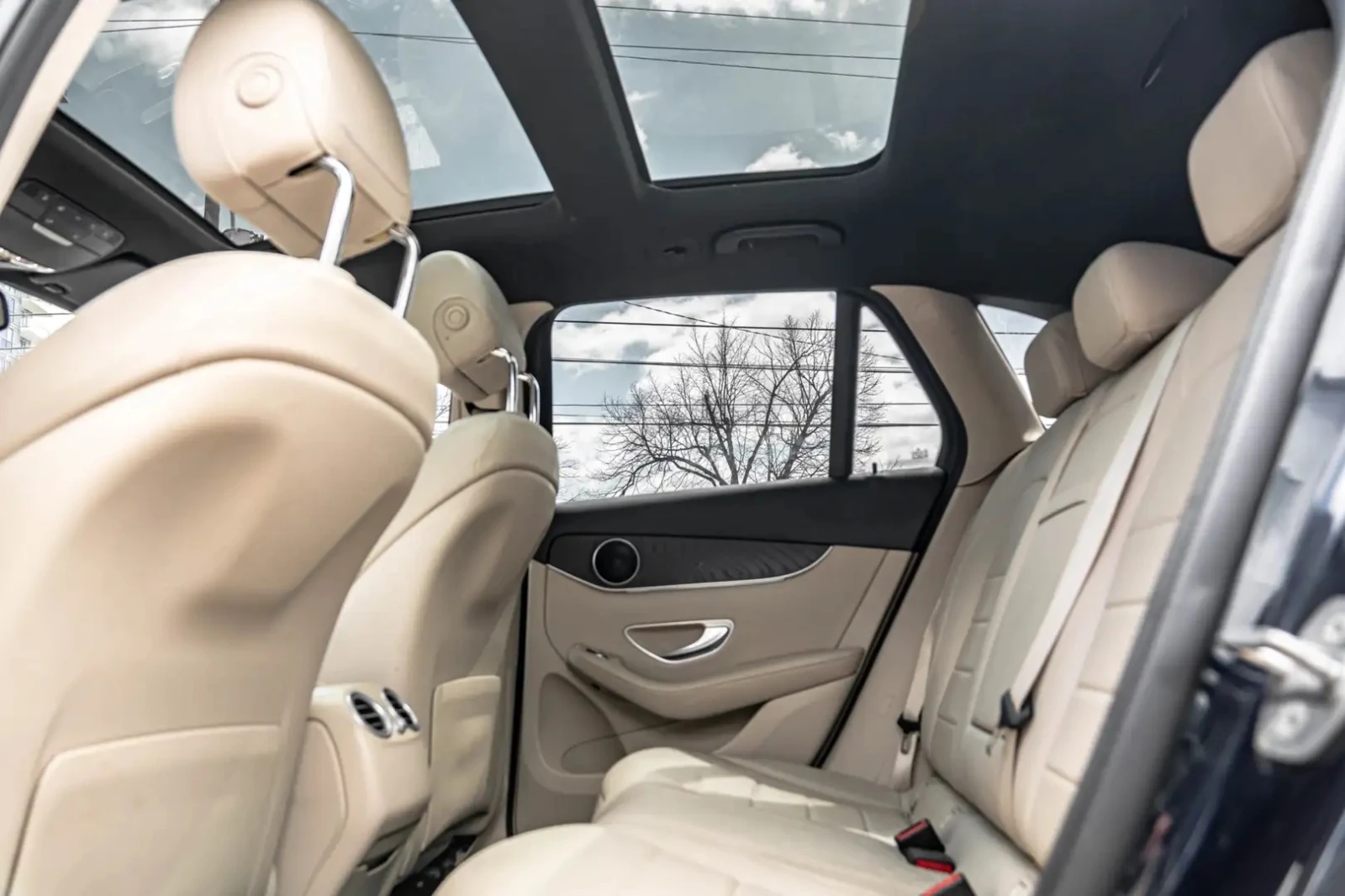 Mercedes-Benz GLC 300 4MATIC, снимка 11 - Автомобили и джипове - 55233416