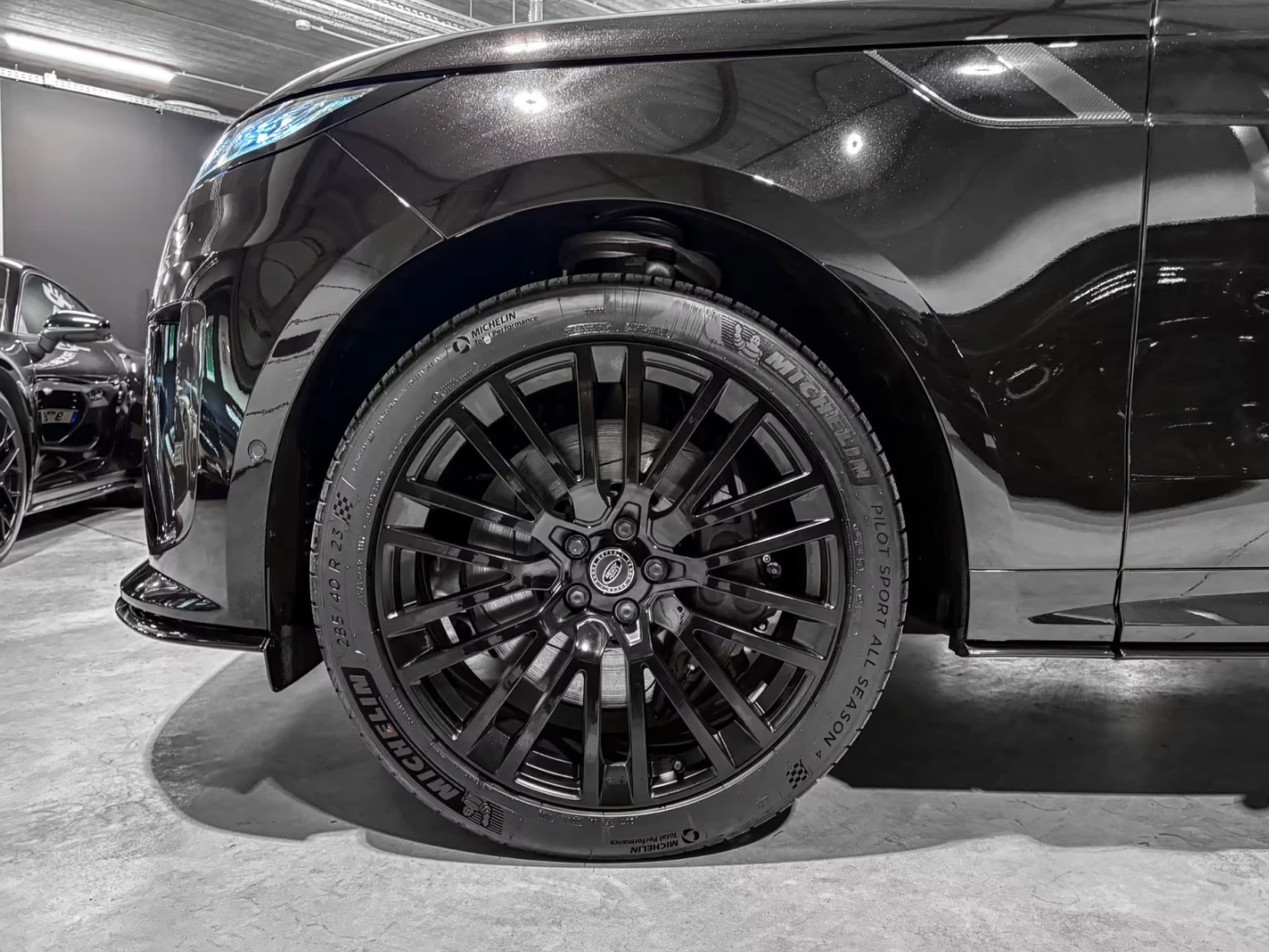 Land Rover Range Rover Sport P635* SV EDITION ONE* CARBON* PANO* ВЕНТИЛАЦИЯ* , снимка 7 - Автомобили и джипове - 55660298
