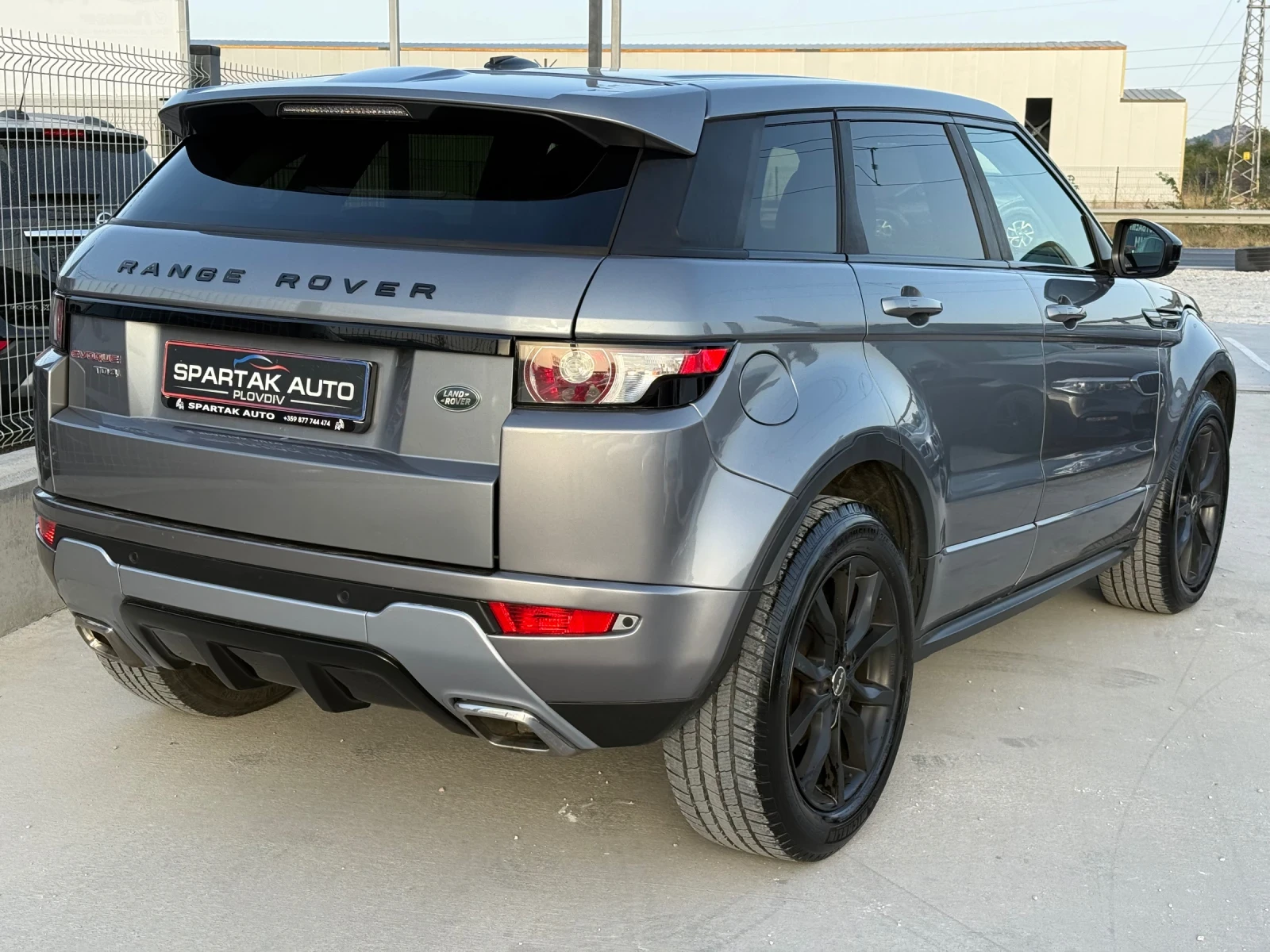 Land Rover Range Rover Evoque 2.0D* 2016г* Сервизна История* 4Х4* Автоматик* , снимка 4 - Автомобили и джипове - 55870335