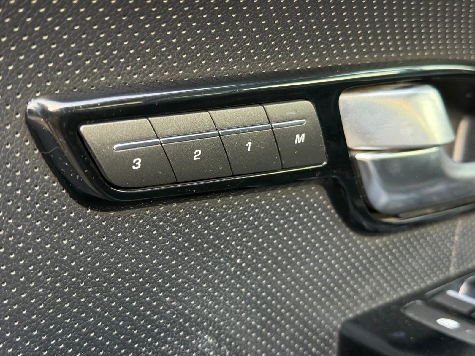 Land Rover Range Rover Evoque 2.0D* 2016г* Сервизна История* 4Х4* Автоматик* , снимка 15 - Автомобили и джипове - 55870335