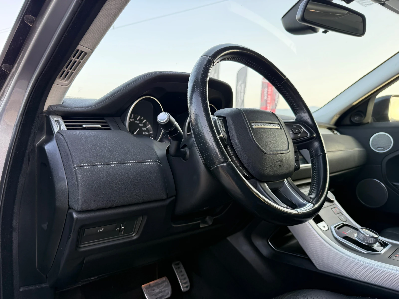 Land Rover Range Rover Evoque 2.0D* 2016г* Сервизна История* 4Х4* Автоматик* , снимка 8 - Автомобили и джипове - 55870335
