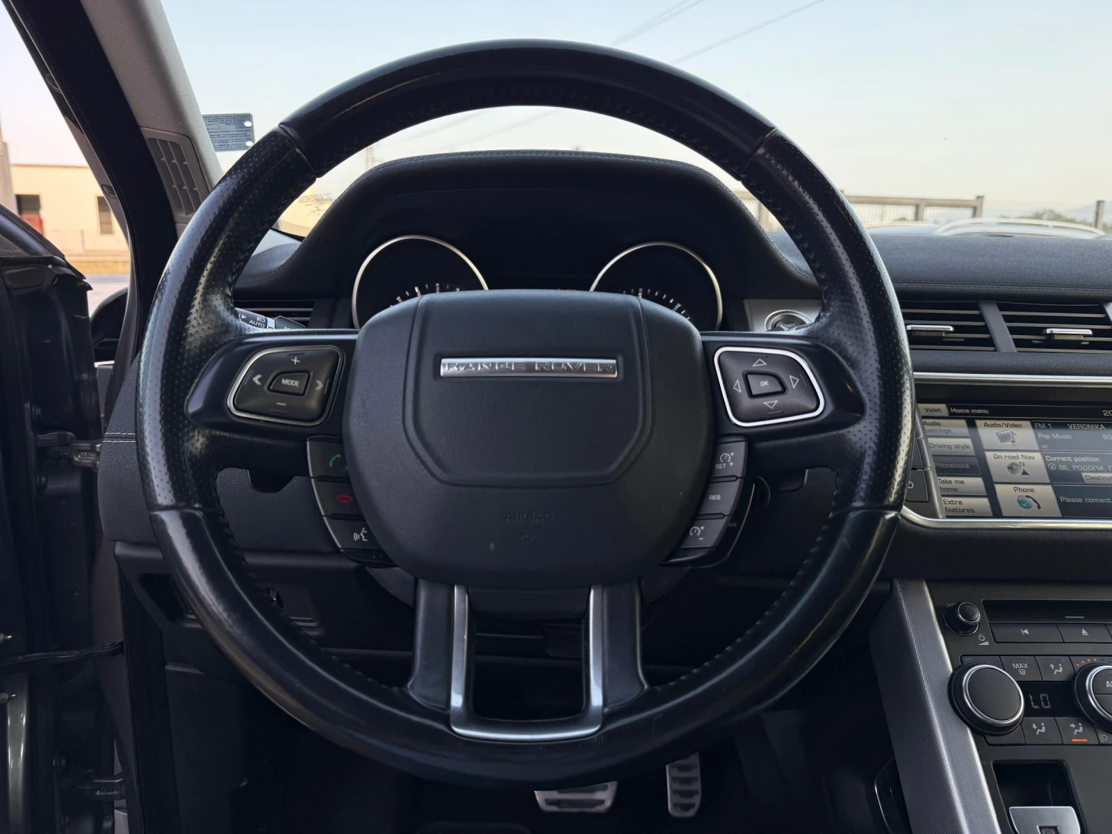 Land Rover Range Rover Evoque 2.0D* 2016г* Сервизна История* 4Х4* Автоматик* , снимка 16 - Автомобили и джипове - 55870335