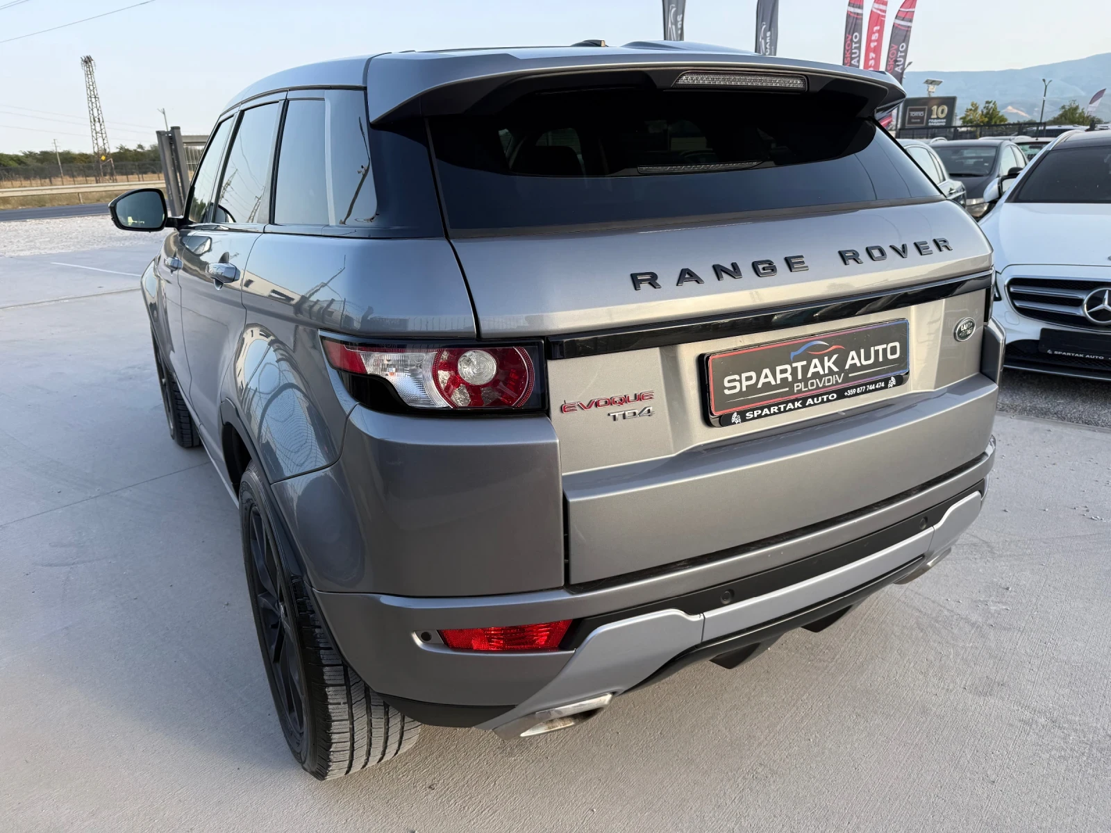 Land Rover Range Rover Evoque 2.0D* 2016г* Сервизна История* 4Х4* Автоматик* , снимка 6 - Автомобили и джипове - 55870335