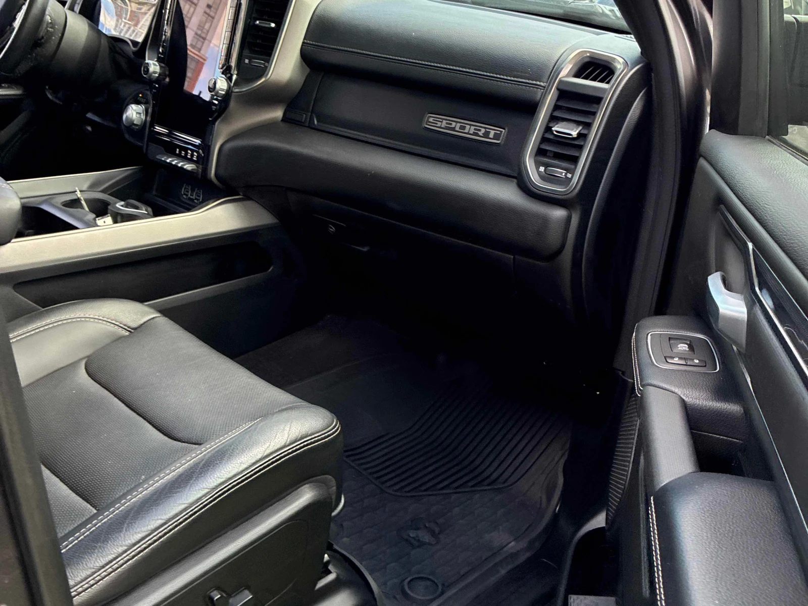 Dodge RAM 1500 * Sport * CARFAX * ЦЕНА ДО БГ, снимка 13 - Автомобили и джипове - 56103037