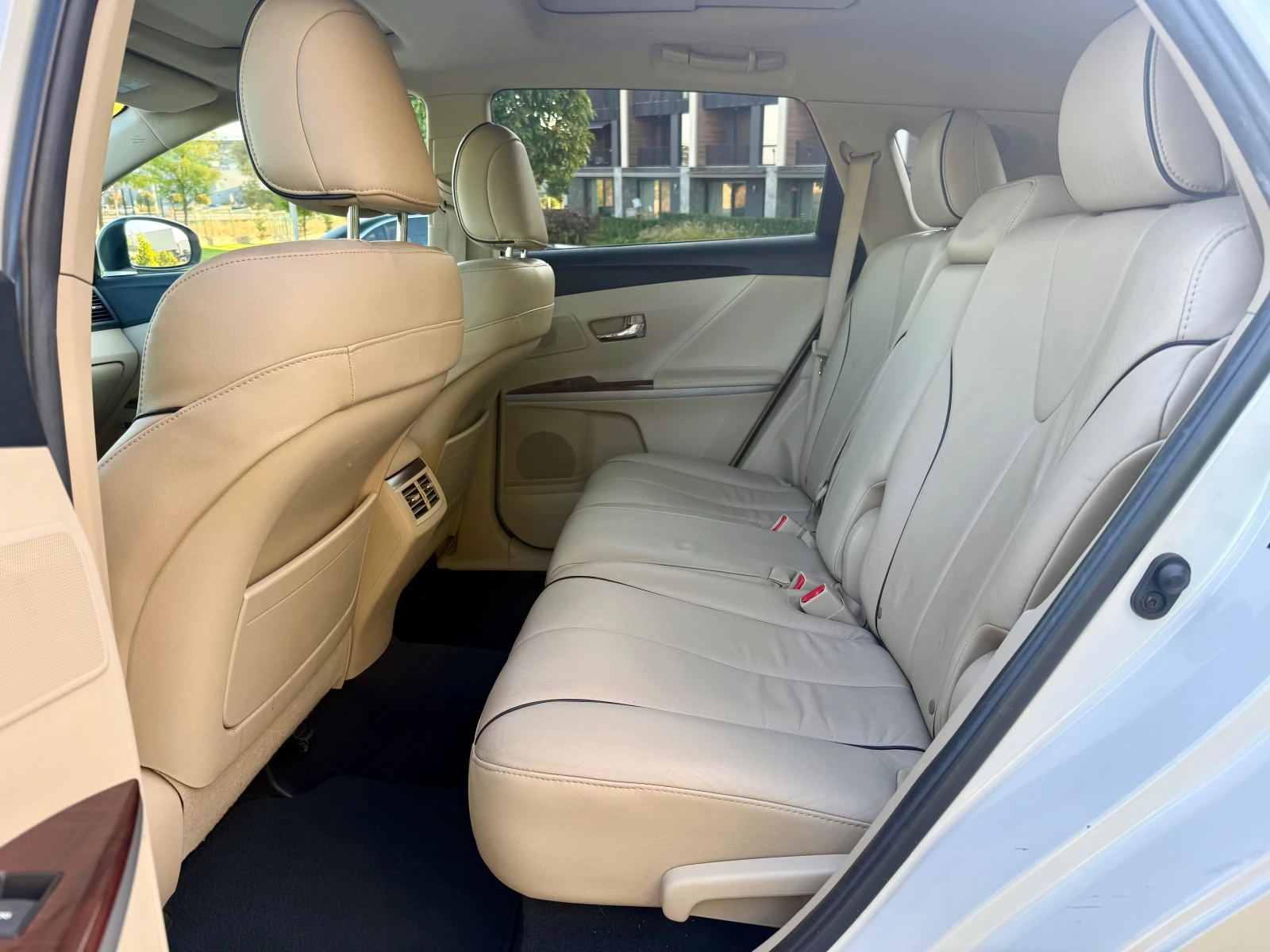 Toyota Venza 3.5 i AWD SWISS/103000 км., снимка 8 - Автомобили и джипове - 56324355