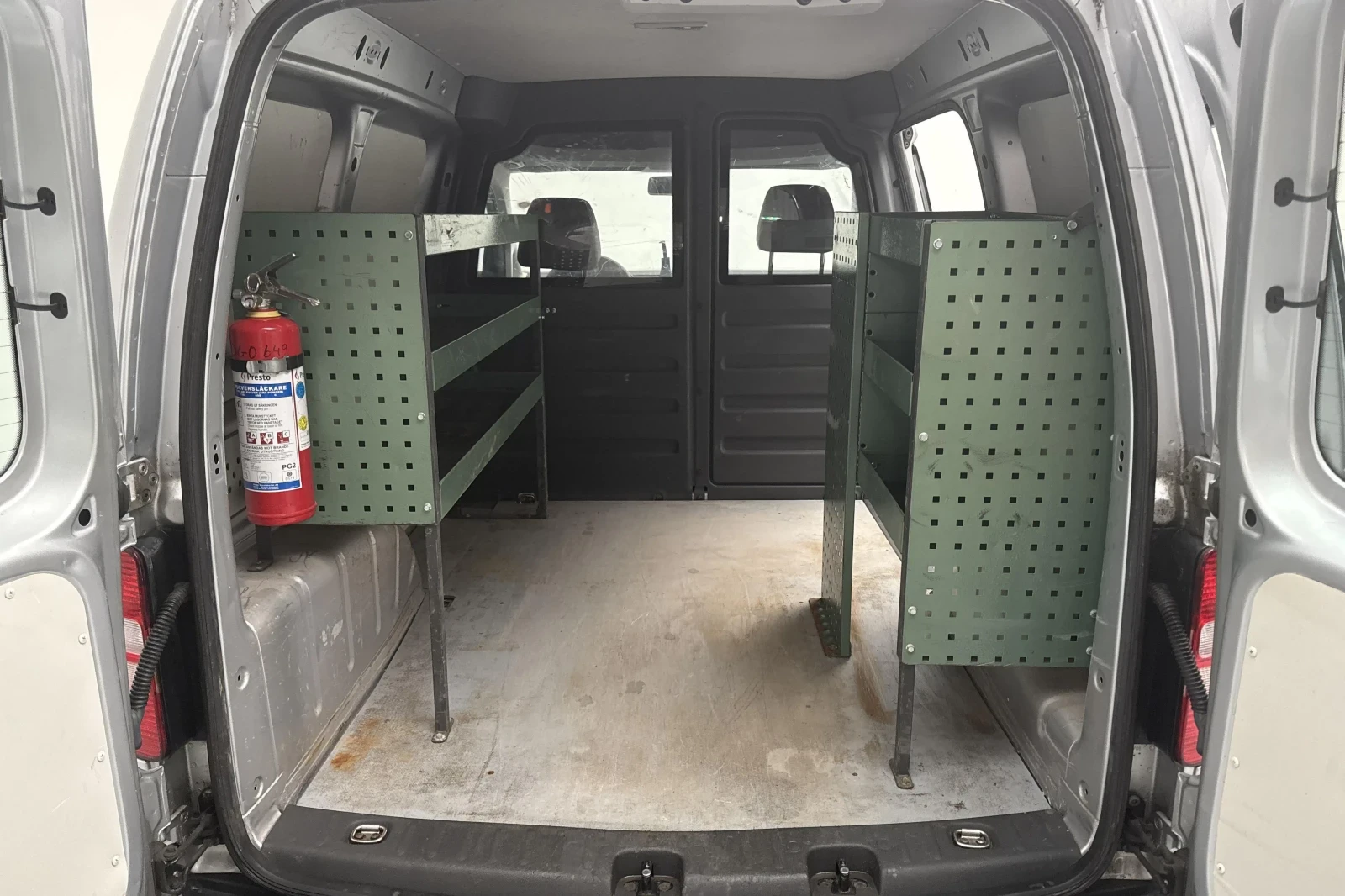 VW Caddy, снимка 9 - Бусове и автобуси - 56268103