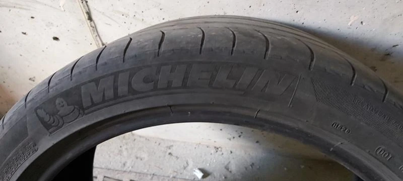 Гуми Летни 295/35R21, снимка 3 - Гуми и джанти - 29887664