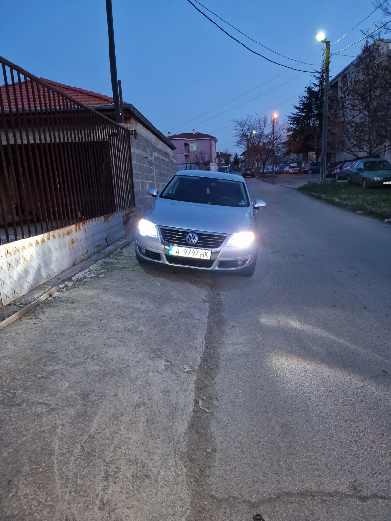 VW Passat, снимка 1 - Автомобили и джипове - 47476033