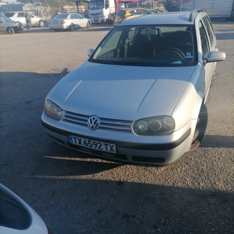 VW Golf, снимка 1 - Автомобили и джипове - 47775204