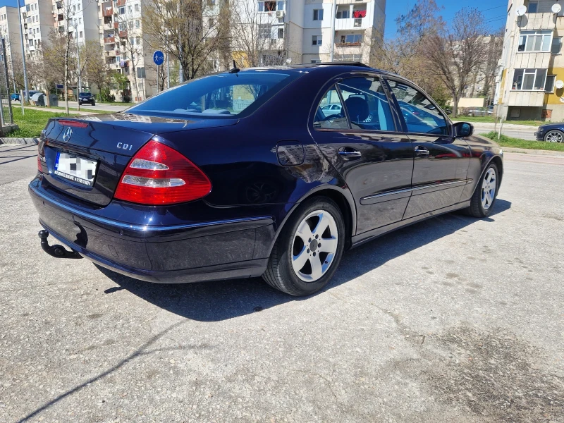 Mercedes-Benz E 220, снимка 5 - Автомобили и джипове - 48265433